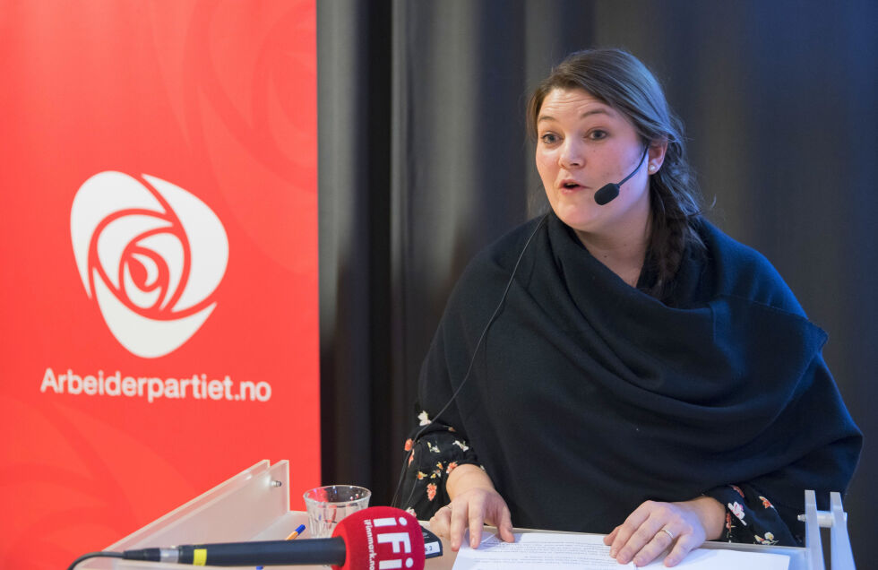 Stortingsrepresentant for Troms, Cecilie Myrseth (Ap) har bare gode minner med partikamerat Eliseus Johan Rønhaug som nå er gått bort.
 Foto: Vidar Ruud / NTB