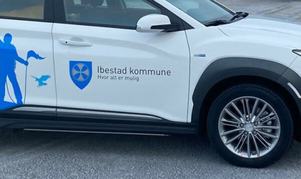 På fire hjul og strøm