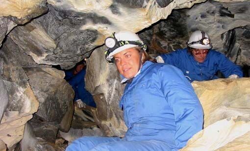 Lite grotte-turister