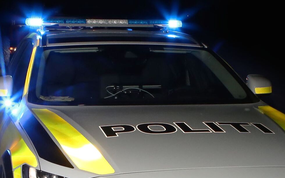 En mann i 40-årene er skutt på Tennevoll i Lavangen av politiet i forbindelse med en situasjon natt til fredag.
 Foto: Jon Henrik Larsen