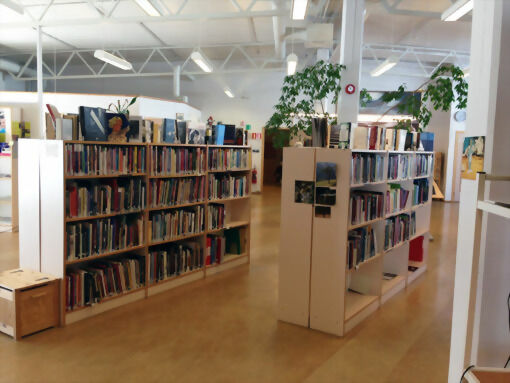 Salangen folkebibliotek er ett av bibliotekene som blir innlemmet i Astafjordbibliotekene. ARKIVFOTO: CAMILLA FINVIK