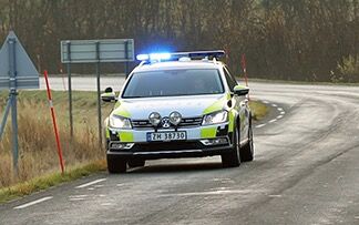 Kjørte av veien på Fossbakken