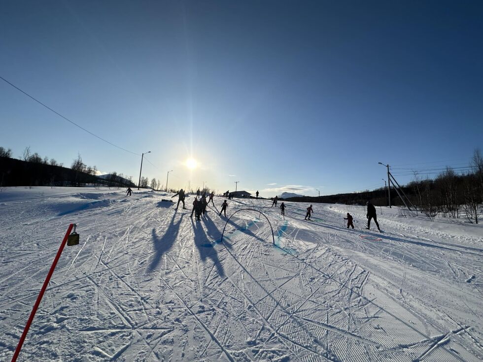 35 barn deltok i SIF Ski sitt arrangement "Skisprell" på andre påskedag.
 Foto: Kenneth Daleng, SIF Ski