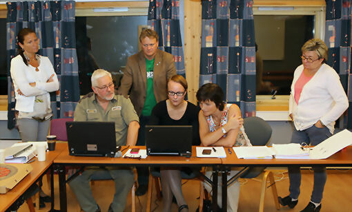 Tellekorpset i Salangen kommune var rundt midnatt ferdig med opptellingen av stemmer for kommunen. FOTO: JON HENRIK LARSEN