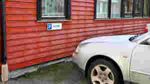 En herre for sin...parkeringsplass!