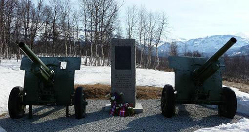April 2015 arrangerte Lavangen en minnemarkering på Lapphaugen i anledning 75-årsmarkeringen for 9. april 1940. FOTO: ARNLJOT SIMON TEIGLAND