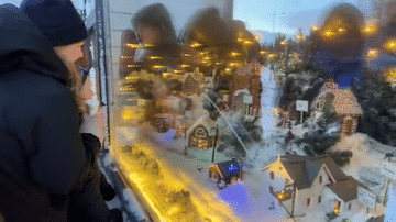 Nå lyser julegrenda igjen!