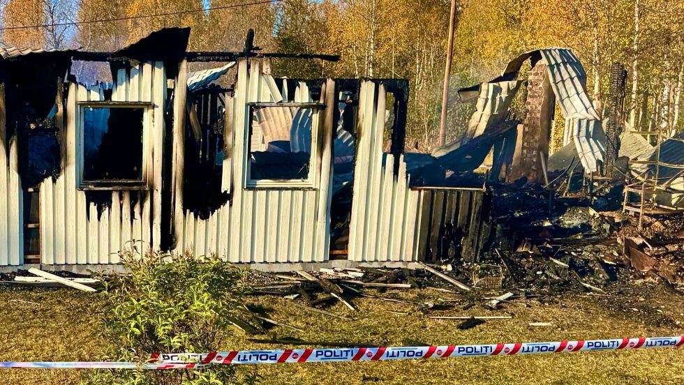 Branntomten etter fredagens boligbrann i Øvre Salangen.
 Foto: Jon Henrik Larsen