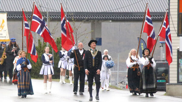 17.mai- tog i ny retning