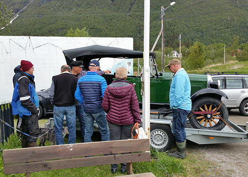 Tirsdag fikk Ibestad besøk av Kristian Moldenæs fra Sør-Troms Museum som hadde med seg en helt spesiell Chevrolet National fra 1928. Denne har i sin tid gått som drosje i Bardu.