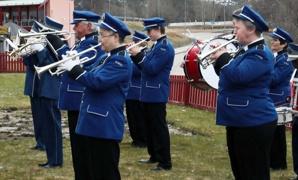 Nå har de fått nye uniformer!